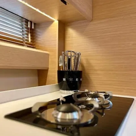 Huswell - Bateau Coco Luxury Yacht In